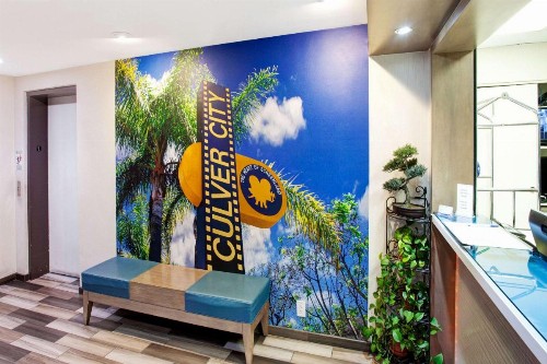 Travelodge by Wyndham Culver City - image 11