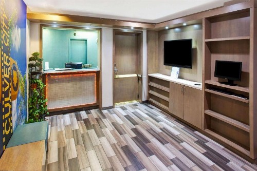 Travelodge by Wyndham Culver City - image 34