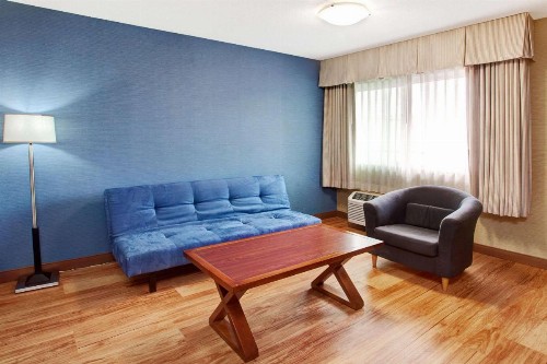 Travelodge by Wyndham Culver City - image 41