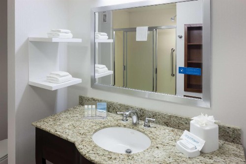 Hampton Inn Los Angeles Orange County Cypress - image 18