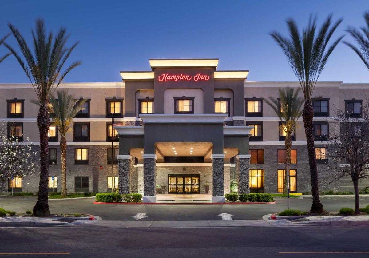 Hampton Inn Los Angeles Orange County Cypress - image 3