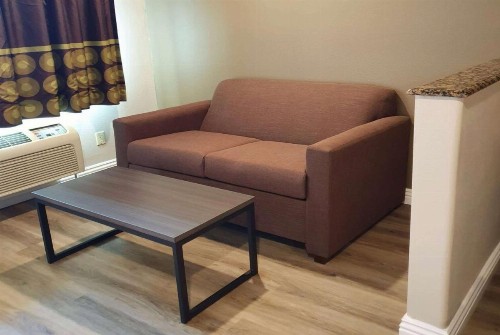 Super 8 by Wyndham Cypress Buena Park Area - image 32