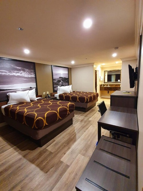 Super 8 by Wyndham Cypress Buena Park Area - image 33