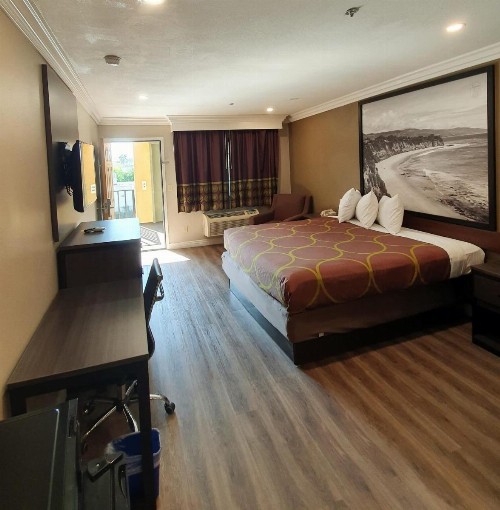 Super 8 by Wyndham Cypress Buena Park Area - image 37