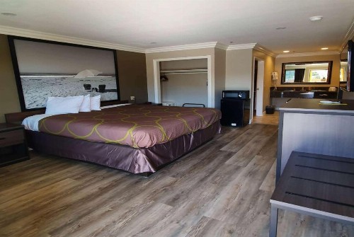 Super 8 by Wyndham Cypress Buena Park Area - image 40