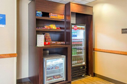 Comfort Inn & Suites - image 34
