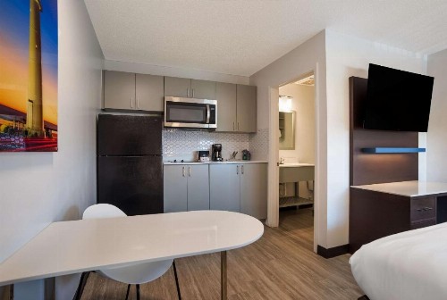Suburban Extended Stay Hotel Biloxi North Area - image 17
