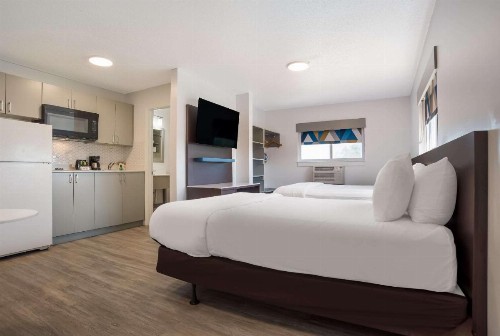 Suburban Extended Stay Hotel Biloxi North Area - image 20