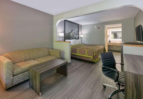 Super 8 by Wyndham Diberville Biloxi Area - image 23