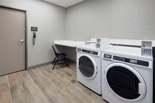 Hampton Inn & Suites D'Iberville Biloxi - image 2