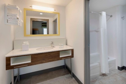 Hampton Inn & Suites D'Iberville Biloxi - image 30
