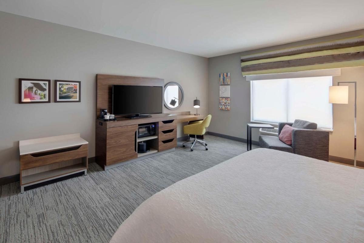 Hampton Inn & Suites D'Iberville Biloxi - image 4