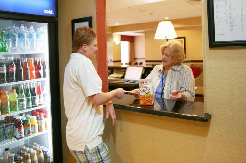 Hampton Inn Dade City - Zephyr Hills - image 7
