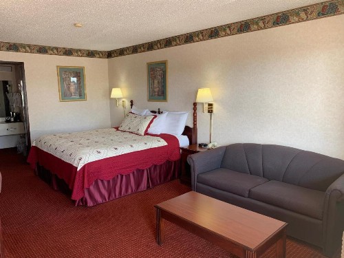 Regency Inn - image 6