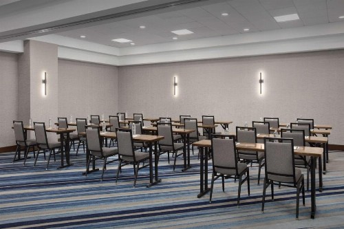Embassy Suites by Hilton Dallas Near the Galleria - image 9