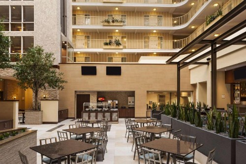 Embassy Suites Dallas - Market Center - image 19