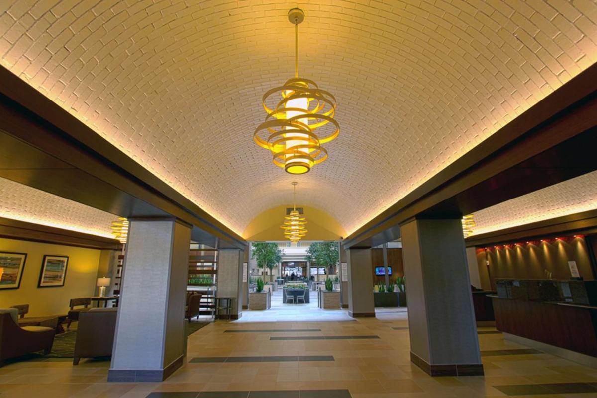 Embassy Suites Dallas - Market Center - image 5