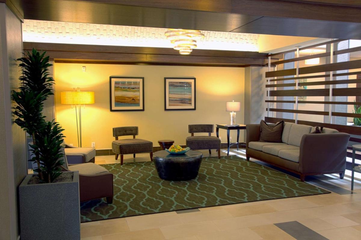 Embassy Suites Dallas - Market Center - image 7