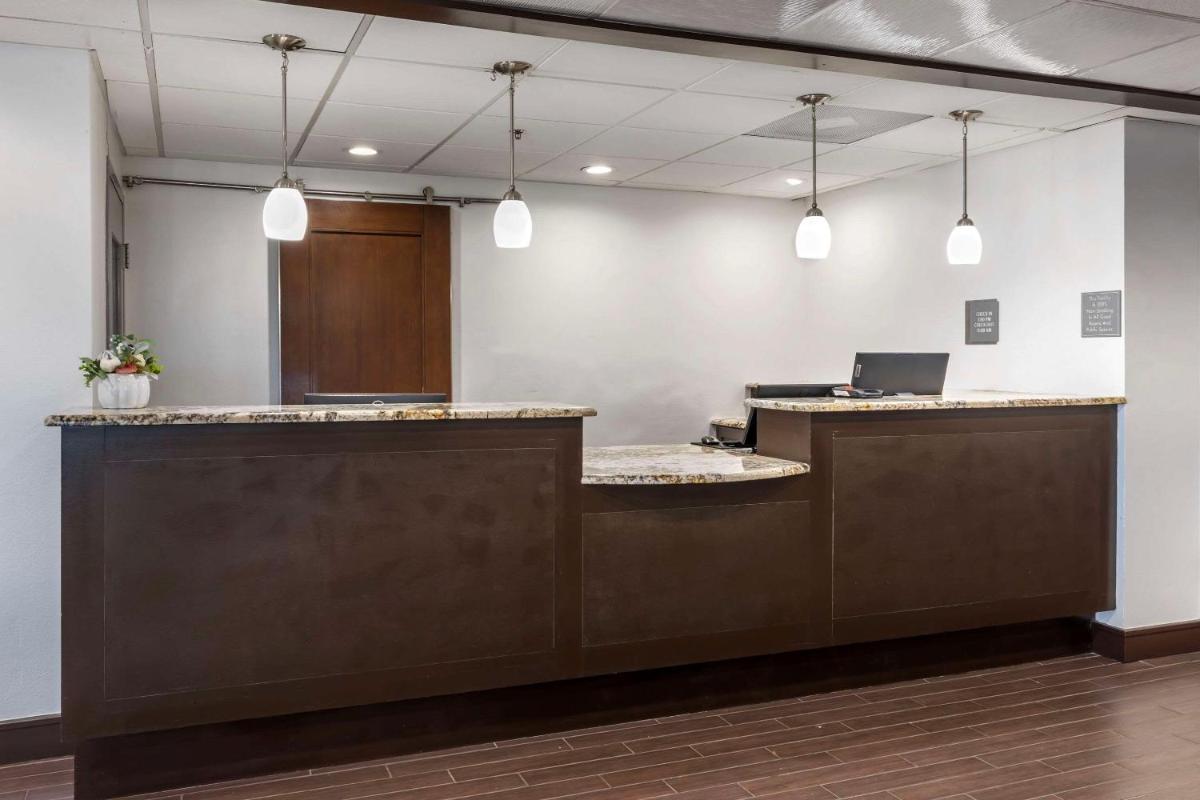 Best Western Plus Dallas Love Field North Hotel - image 7