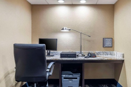 Best Western Plus Dallas Love Field North Hotel - image 8