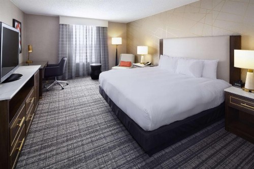 DoubleTree by Hilton Dallas Near the Galleria - image 29