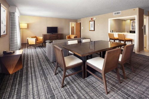 DoubleTree by Hilton Dallas Near the Galleria - image 34