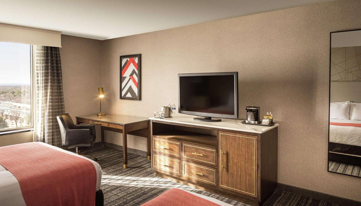 DoubleTree by Hilton Dallas Near the Galleria - image 5