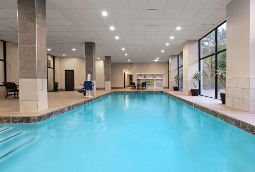 Embassy Suites by Hilton Dallas-Love Field - image 15