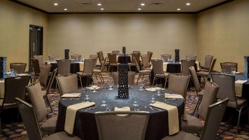 Embassy Suites by Hilton Dallas-Love Field - image 5