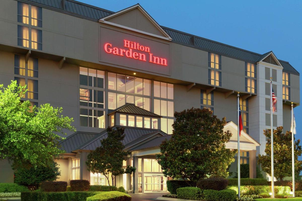 Hilton Garden Inn Dallas/Market Center - main image