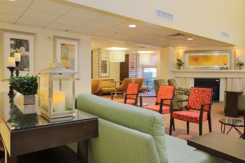 Hilton Garden Inn Dallas/Market Center - image 16