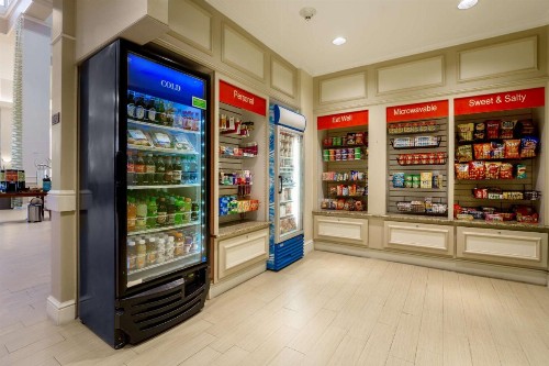 Hilton Garden Inn Dallas/Market Center - image 18