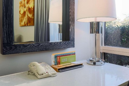 Hilton Garden Inn Dallas/Market Center - image 24