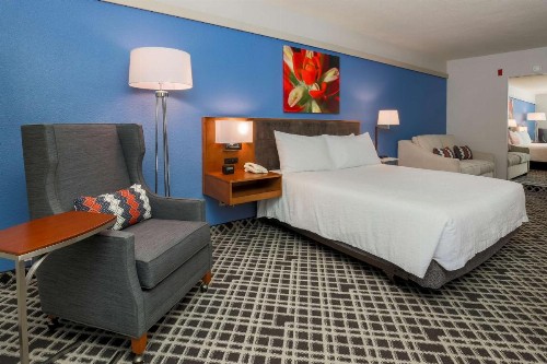 Hilton Garden Inn Dallas/Market Center - image 27