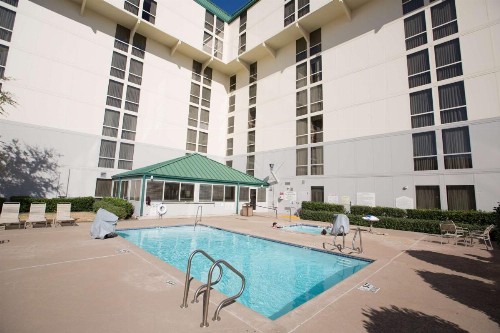 Hilton Garden Inn Dallas/Market Center - image 29