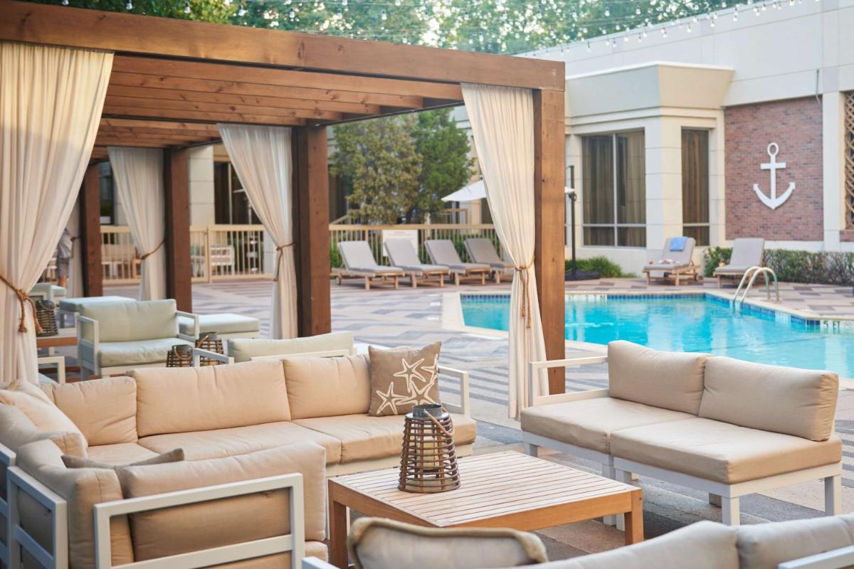 DoubleTree by Hilton Dallas Market Center - main image