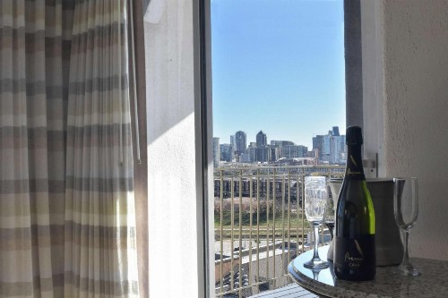 DoubleTree by Hilton Dallas Market Center - image 16