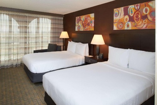 DoubleTree by Hilton Dallas Market Center - image 20