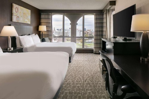 DoubleTree by Hilton Dallas Market Center - image 28