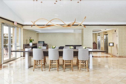 DoubleTree by Hilton Dallas Market Center - image 3