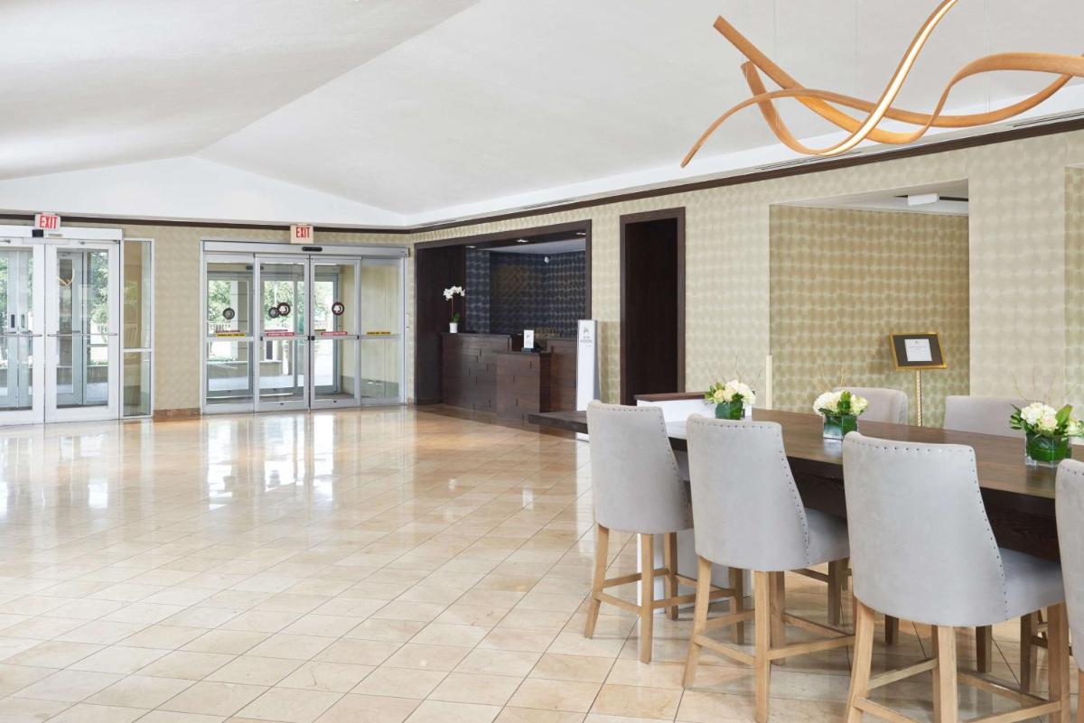 DoubleTree by Hilton Dallas Market Center - image 4