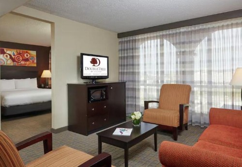 DoubleTree by Hilton Dallas Market Center - image 49