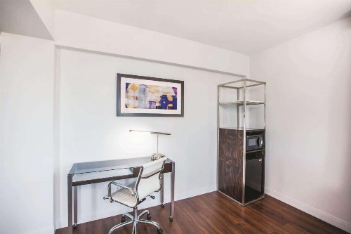 La Quinta by Wyndham Dallas Downtown - image 10