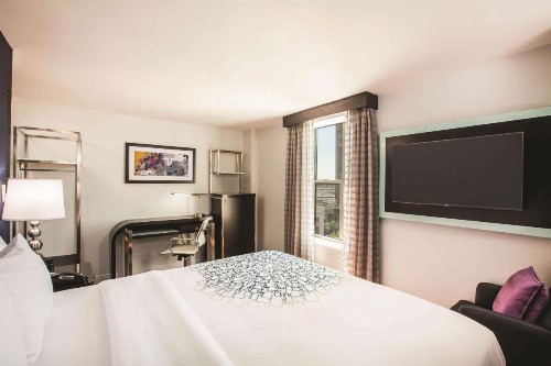 La Quinta by Wyndham Dallas Downtown - image 13