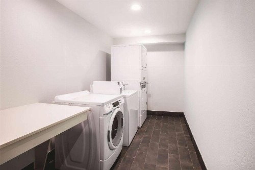 La Quinta by Wyndham Dallas Downtown - image 26