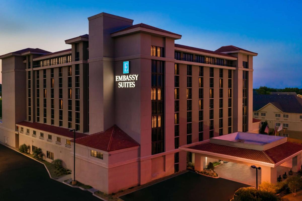 Embassy Suites Dallas - Park Central Area - image 2