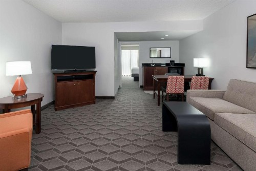 Embassy Suites Dallas - Park Central Area - image 26