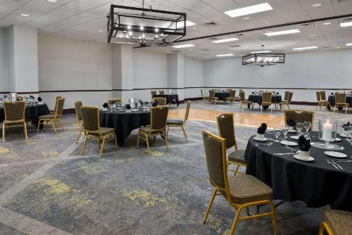 Embassy Suites Dallas - Park Central Area - image 32