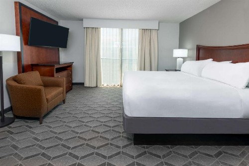 Embassy Suites Dallas - Park Central Area - image 36