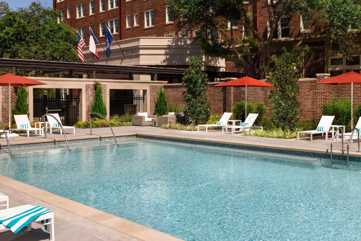 Warwick Melrose Hotel - image 3